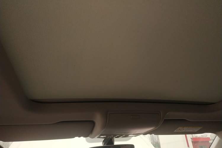 Used Volkswagen Tiguan L 2019 Revised 330TSI Automatic Two-Wheel Drive Smart & Luxury Edition China VI Standard
