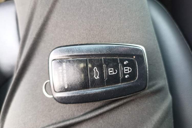 Used Toyota Camry 2023 2.0G Luxury Edition