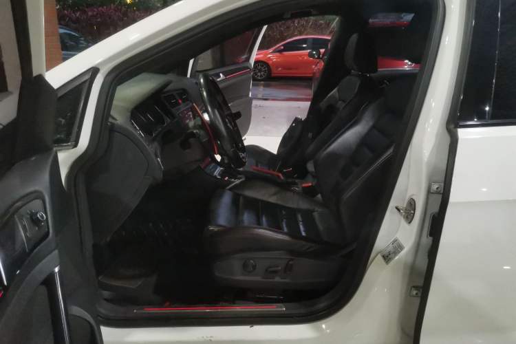 Used Volkswagen Golf GTI 2016 2.0 TSI GTI Left Front Seat