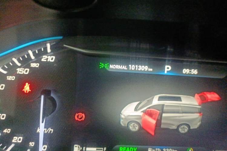 Used SAIC MAXUS EUNIQ 5 2020 1.3T PLUG-IN Luxury Edition