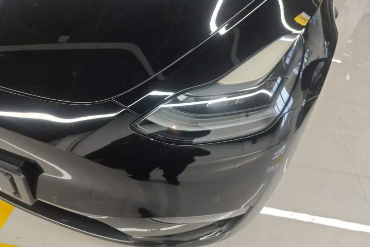 Used Tesla Model Y 2022 Long-Range All-Wheel-Drive Version