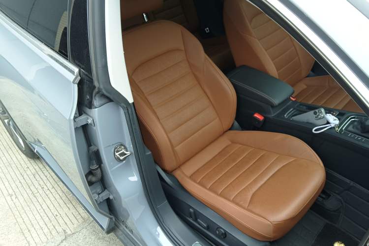 Used Volkswagen FAW-Volkswagen CC 2021 Estate Car 380TSI Vizion Edition
