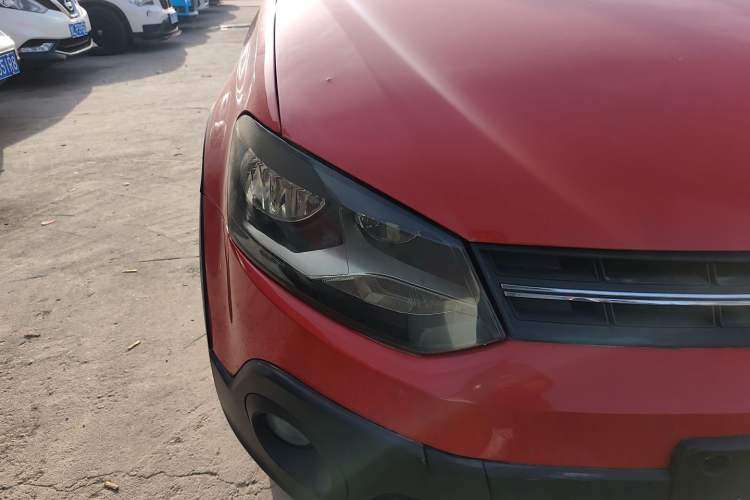 Used Volkswagen Polo 2012 1.6L Cross Polo Automatic Transmission Right Front Headlight