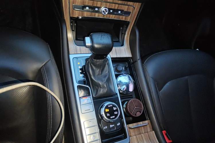 Used Roewe RX8 2018 30T Smart Connectivity Four-Wheel Drive Flagship Edition