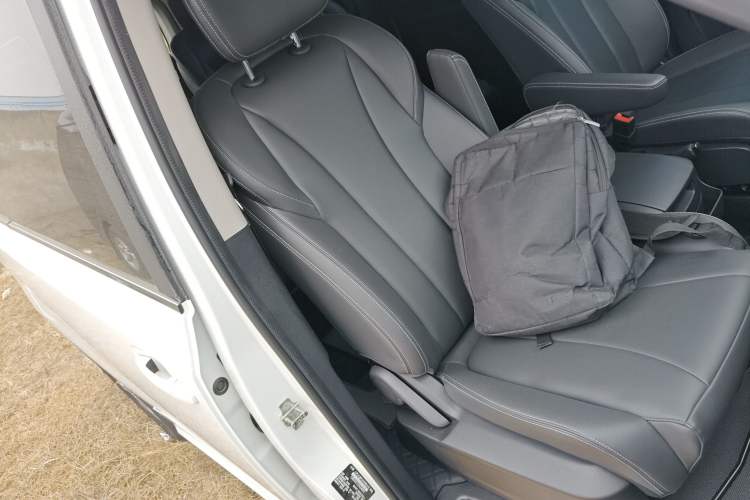 Used SAIC MAXUS G20 2023 Facelifted ES 2.0T Gasoline Automatic Value Edition