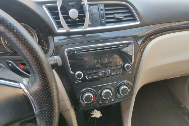 Used Suzuki Alivio 2015 1.6L Automatic Enjoyment Model Audio And AC Panel