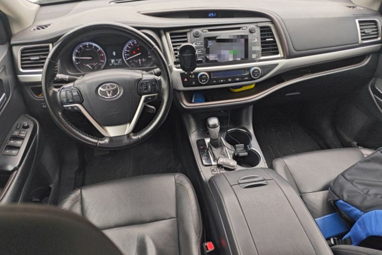 Used Toyota Highlander 2015 2.0T Two-Wheel Drive Luxury Edition 7 Seats Center Console