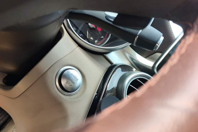 Used Mercedes-Benz C-Class 2015 Facelift C 200 L