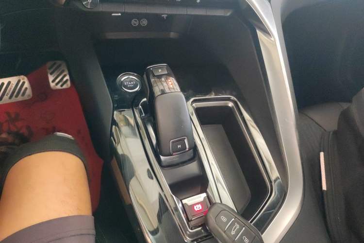 Used Peugeot 5008 2017 380THP 7-Seater Elite Edition