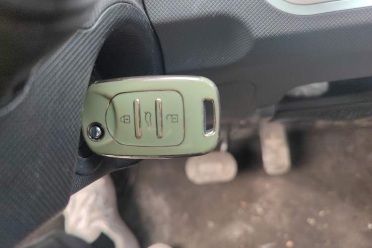 Used Wuling Hongguang MINIEV 2022 Macaron Fashion Edition Lithium-Nickel-Cobalt-Alpha-oxide Vehicle Key