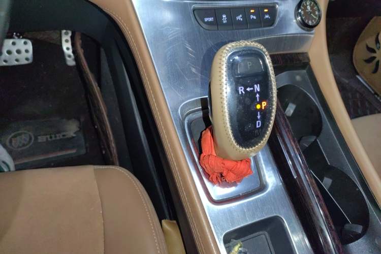 Used Buick LaCrosse 2016 28T Luxury Version Gear Lever