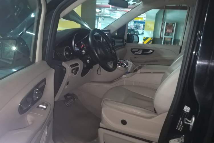 Used Mercedes-Benz V-Class 2016 V 260 L Prestige Extended Edition
