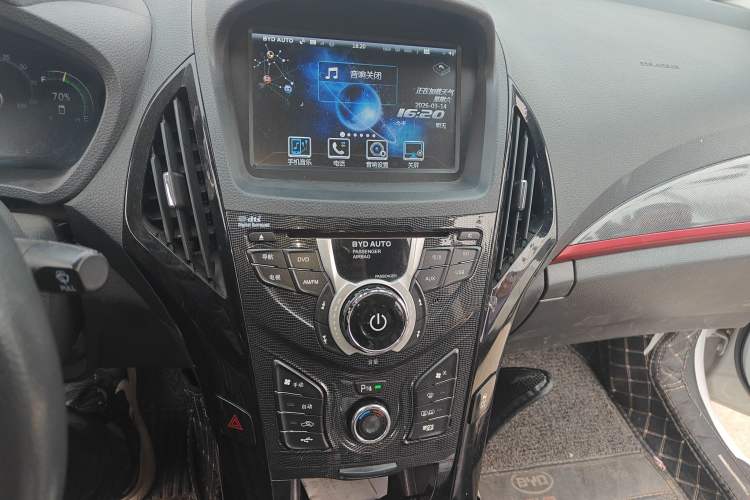 Used BYD Qin New Energy 2014 1.5T Flagship Model
