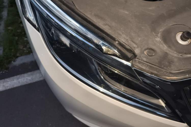 Used Buick GL8 2017 ES 28T Luxury Model China V Standard Right Front Headlight