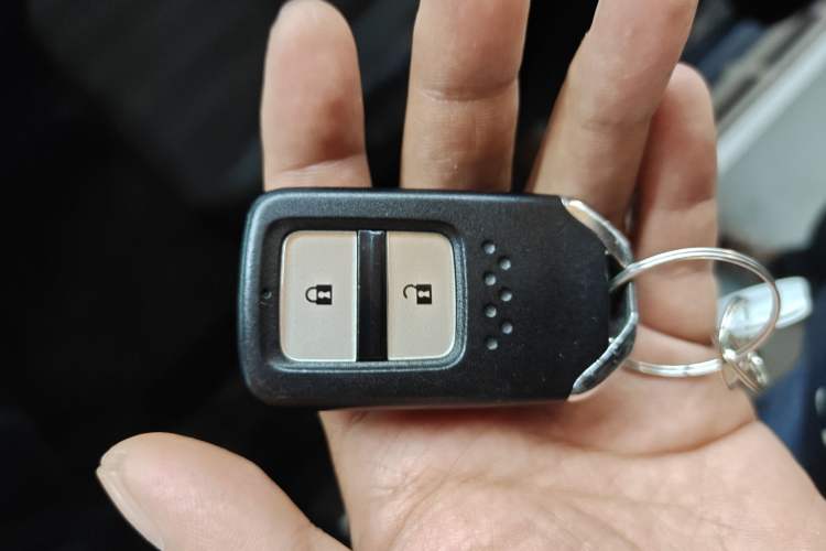 Used Honda Vezel 2015 1.8L CVT 2WD Luxury Model Interior 1