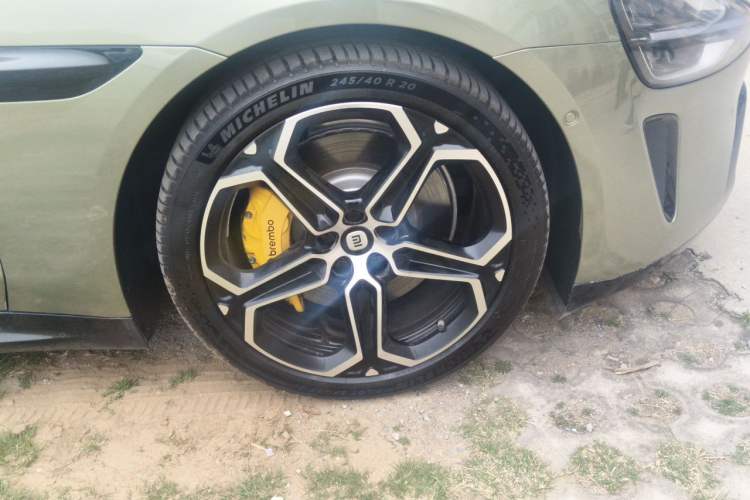 Used Xiaomi Auto SU7 2024 Four-Wheel Drive Ultra-Long Range Advanced Intelligent Driving Max Edition
