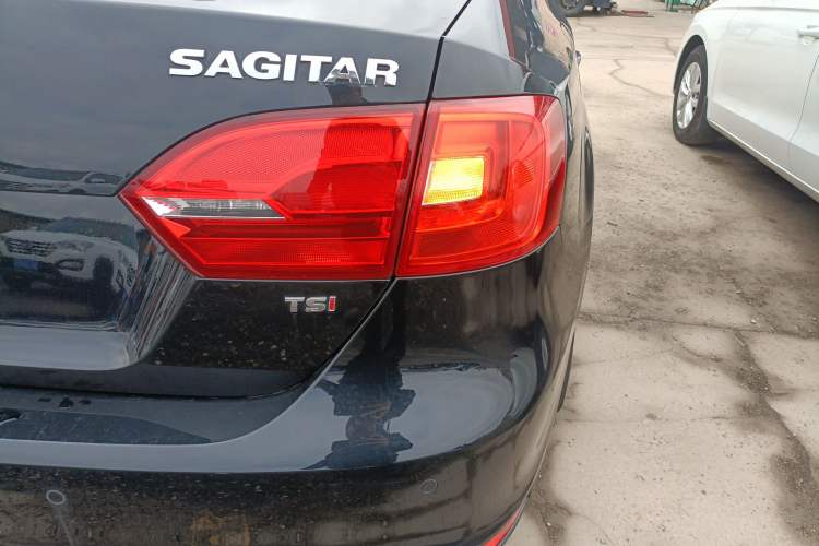 Used Volkswagen Sagitar 2014 Revised Version 1.4TSI Automatic Luxury Edition
