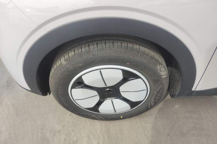 Used Geely Galaxy Geome 2025 310km Youth Edition Left Front Wheel Hub