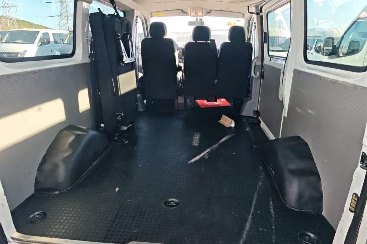 Used SAIC MAXUS Xintu V80 2023 2.0T Manual Classic Aoyuntong Short Wheelbase Ultra-Low Roof 5/6-Seater Trunk