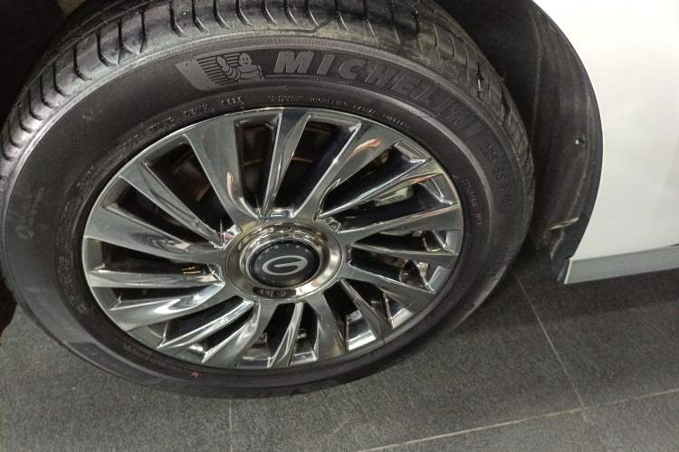 Used GAC Trumpchi M8 2023 Zongshi Series Dual-Motor Supreme Edition Exterior 5