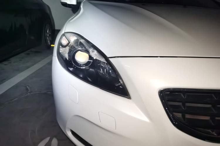 Used Volvo V40 2016 T3 Zhiyi Edition Right Front Headlight