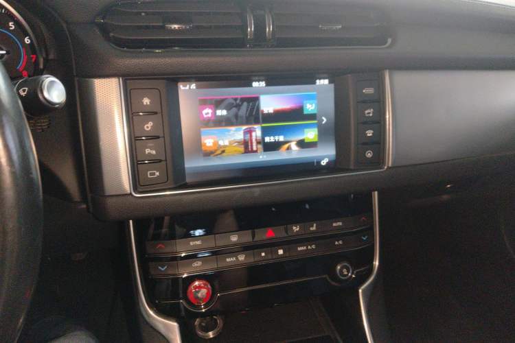 Used Jaguar XF 2016 XF 2.0T Two-Wheel-Drive Luxury Edition Audio And AC Panel