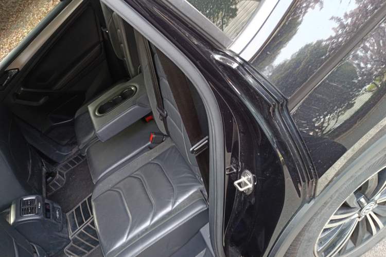 Used Volkswagen Tiguan L 2020 330TSI Automatic Two-Wheel Drive Panoramic Comfort Edition China VI Standard Left Rear Seat