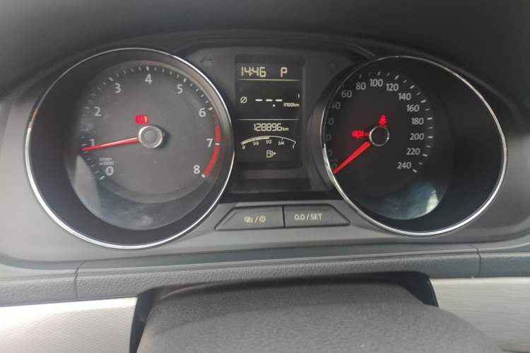 Used Volkswagen Gran Lavida 2015 1.6L Automatic Comfort Edition Instrument Cluster