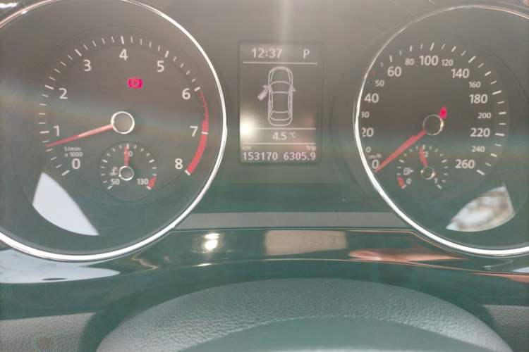 Used Volkswagen Sagitar 2017 230TSI Automatic Luxury Edition
