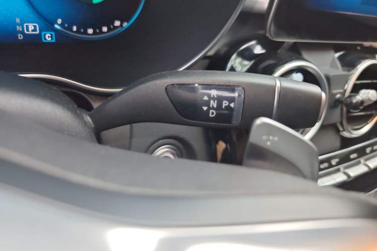 Used Mercedes-Benz C-Class 2019 C 260 Sport Edition Gear Lever