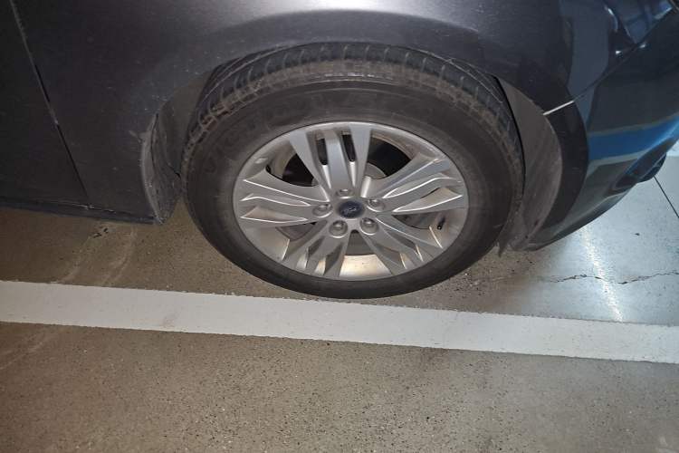 Used Ford Focus 2012 Sedan 1.6L Manual Comfort Model
