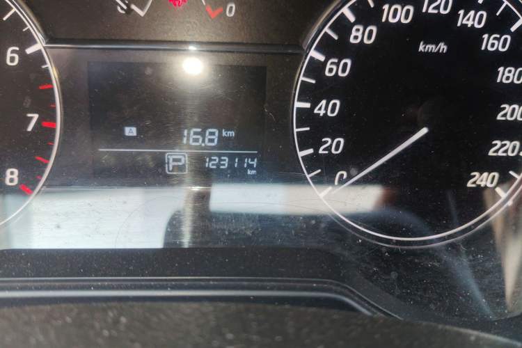 Used Nissan Tiida 2016 1.6L CVT Cool Dynamic Edition