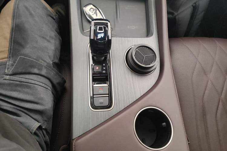 Used JETOUR X90 PRO 2024 2.0T DCT Prestige 7-Seater
