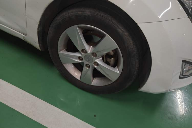 Used Hyundai Elantra (5th Generation / Langdong) 2012 1.6L Automatic Prestige Model Right Front Wheel Hub