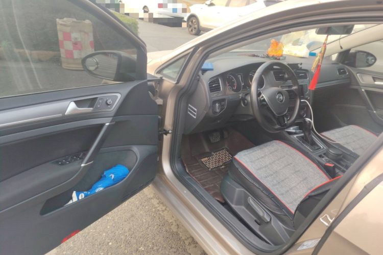 Used Volkswagen Golf 2015 1.6L Automatic Comfort Model Driver Seat