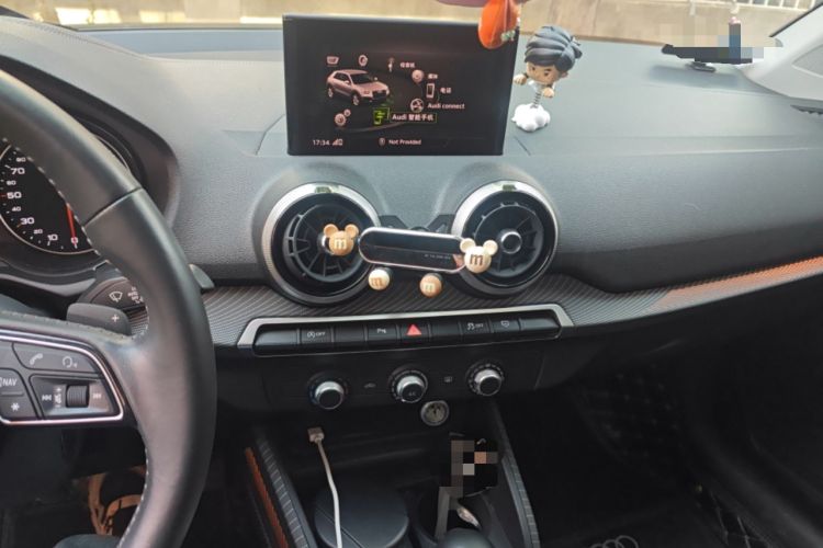 Used Audi Q2L 2022 35 TFSI Advanced Style Edition Audio And AC Panel