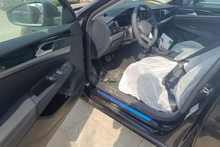 Used Volkswagen Passat 2026 Model, Outstanding 380TSI Xingkong Longteng Edition Driver Seat