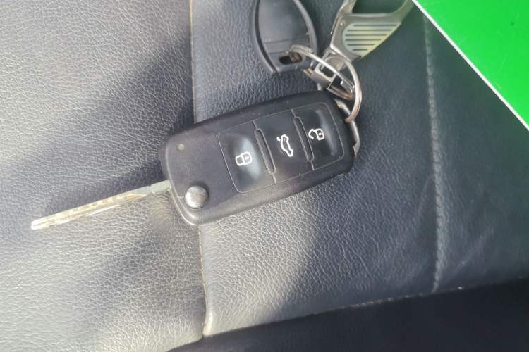 Used Volkswagen Lavida 2015 1.6L Manual Comfort Edition
