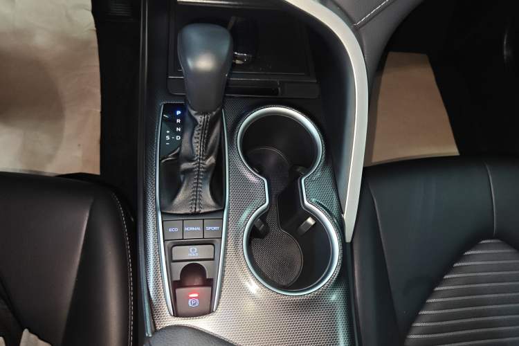Used Toyota Camry 2022 2.5S Knight Edition Gear Lever