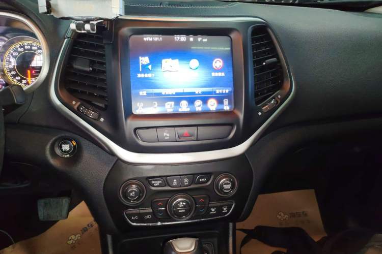 Used Jeep Cherokee 2020 2.0L Two-Wheel Drive Classic Sports Edition