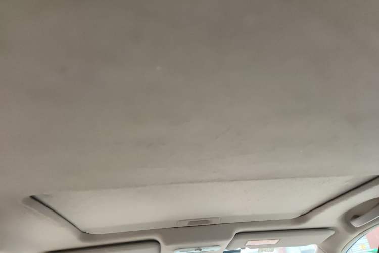 Used Venucia D50 2012 1.6L Manual Luxury Edition
