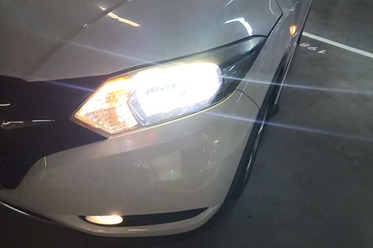 Used Honda Vezel 2015 1.5L CVT two-wheel drive Comfort trim Left Front Headlight