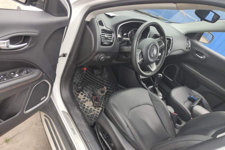 Used Jeep Compass 2017 200T Automatic Prestige Edition Driver Seat