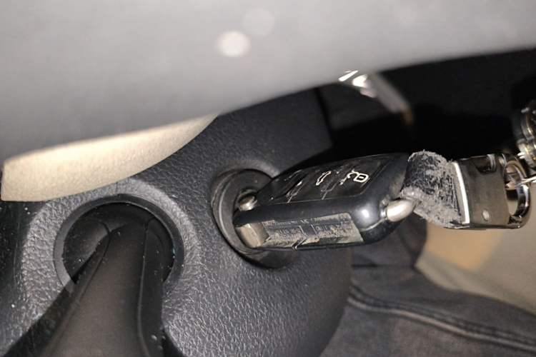 Used Volkswagen Sagitar 2012 1.4TSI Manual Luxury Model Vehicle Key