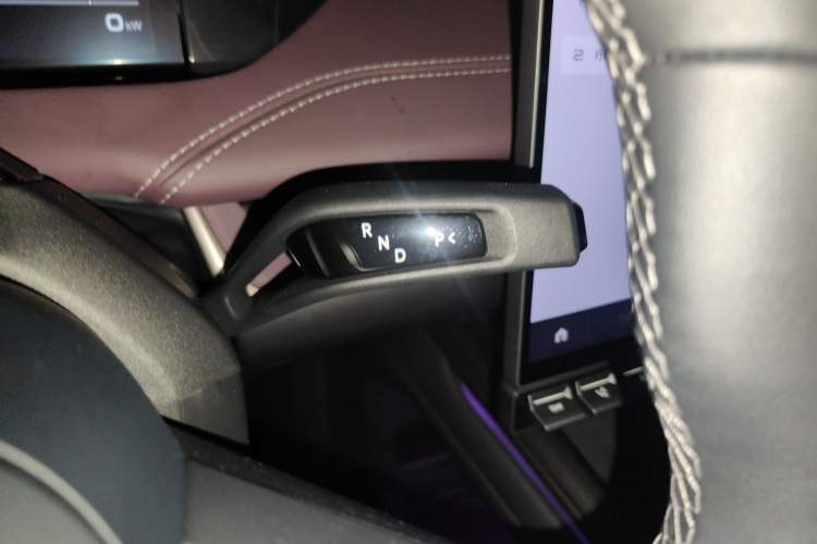 Used Xiaomi Auto SU7 2024 Four-Wheel Drive Ultra-Long Range Advanced Intelligent Driving Max Edition Gear Lever