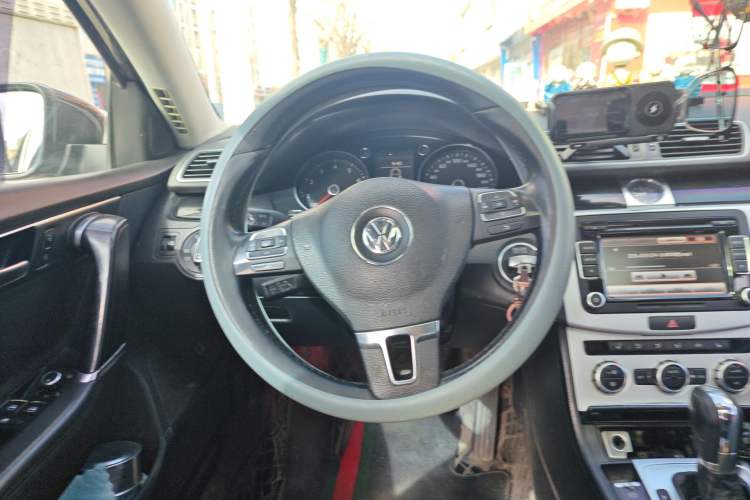 Used Volkswagen Magotan 2013 1.8TSI Luxury Model Steering Wheel
