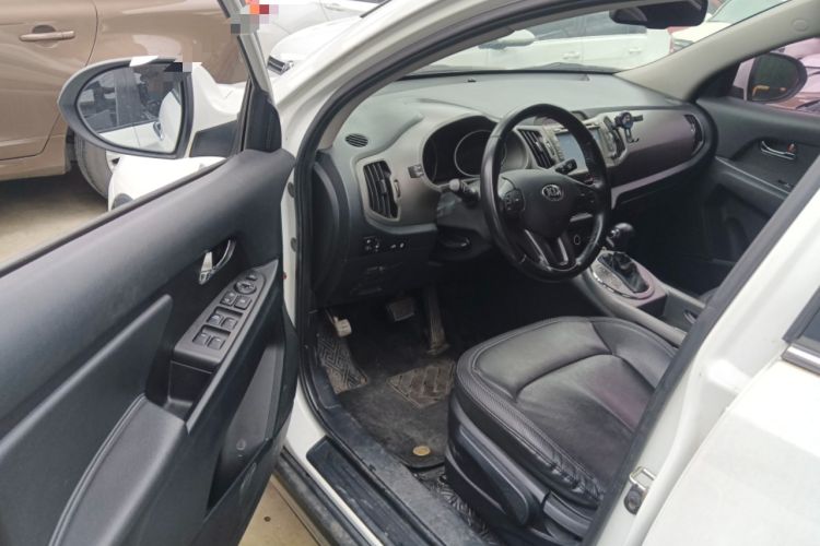 Used Kia Sportage R 2015 2.0L Automatic Two-Wheel Drive DLX Model Driver Seat