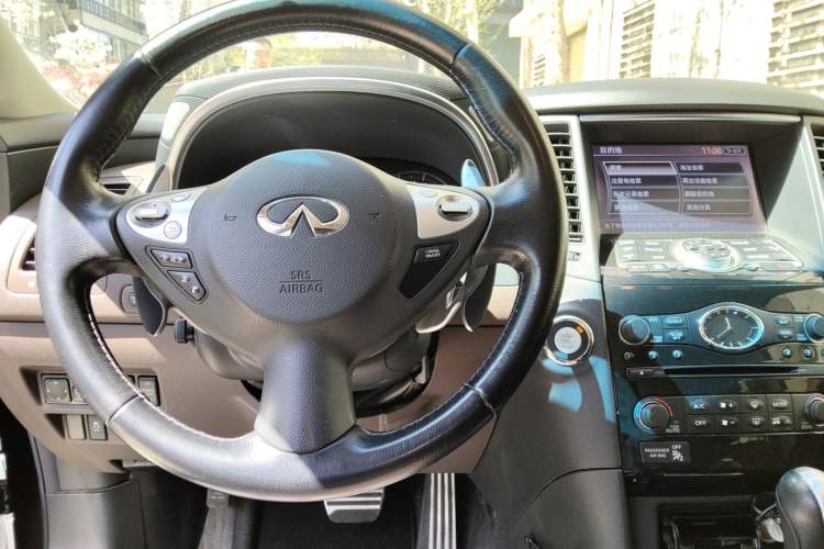 Used Infiniti QX70 2013 3.7L Standard Edition Steering Wheel