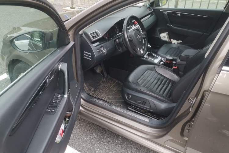 Used Volkswagen Magotan 2012 1.8TSI Luxury Model Driver Seat