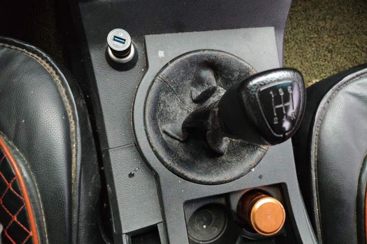 Used SsangYong Actyon 2014 2.3L Two-Wheel Drive Manual Transmission Entry-Level Gasoline Version